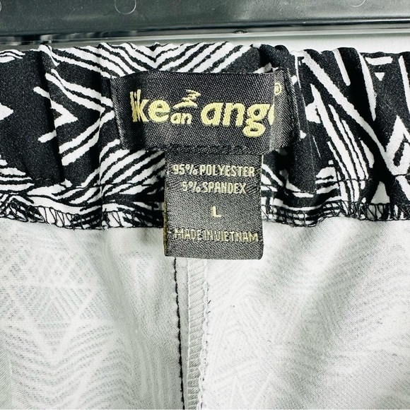 Like an Angel Women’s Large Black & White Geometric Pattern Trouser - Picture 8 of 9